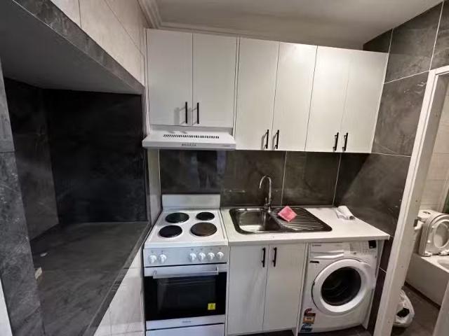 Deal! 51A Lehmann Ave, LIVERPOOL House for rent Listed by Gav.