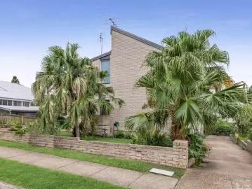 Deal! 5/21 Aberleigh Road, Herston QLD 4006