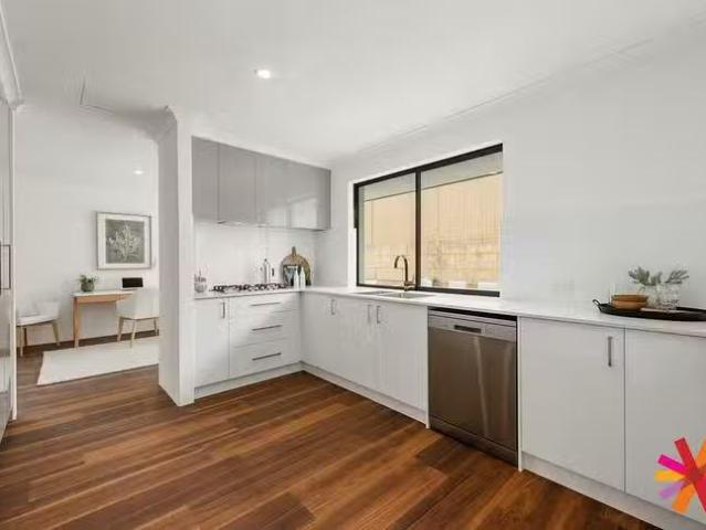 Cheap 52 Naval Parade, Ocean Reef, WA 6027