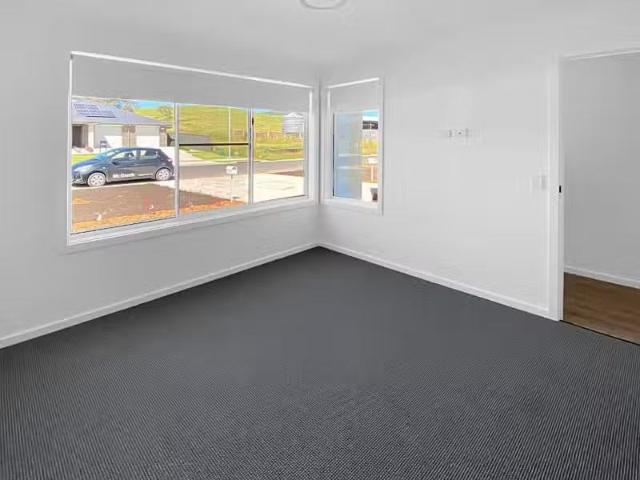 Cheap 52 Saleyards Lane, Mudgee Townhouse for rent Listed by.