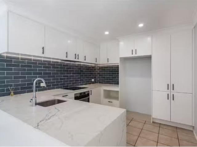 Rental! 52 Shirley Street, Ourimbah House for rent Listed by.