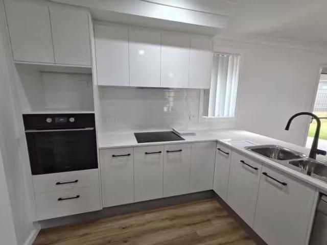 Cheap 57 Spearmount Drive, ARMIDALE House for rent Listed by.