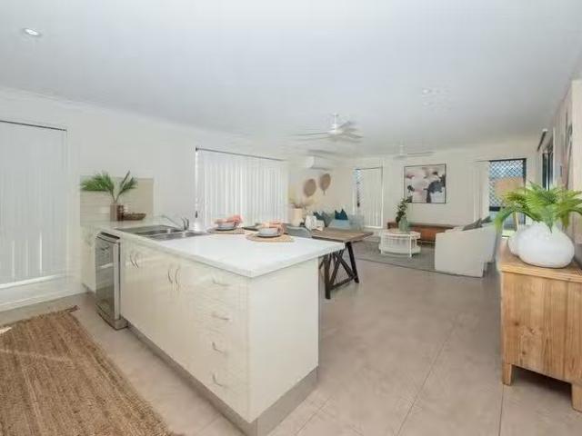 Deal! 54 Epping Way, Mount Low, QLD 4818