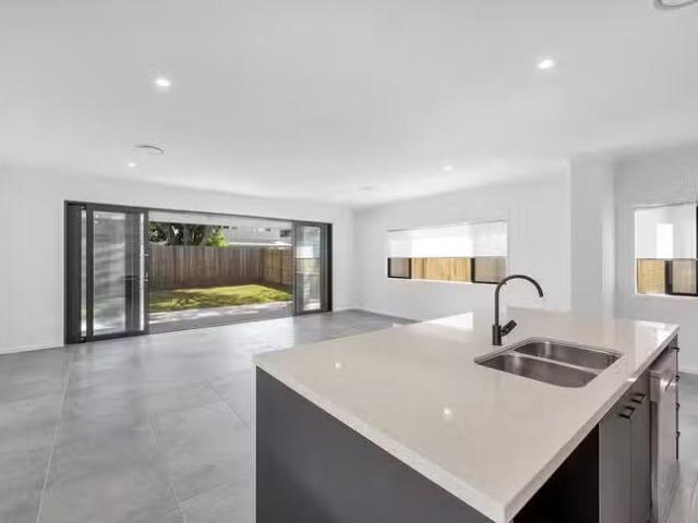 Deal! 55 Ryder Street, Wynnum, QLD 4178
