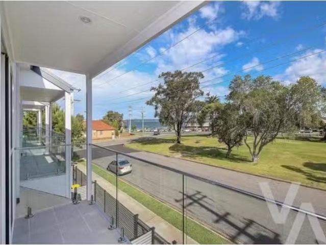 Charming 5/85 Evans Street, Belmont Townhouse for rent Listed.