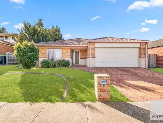 Charming 5 Mahlan Close, Hillside VIC 3037