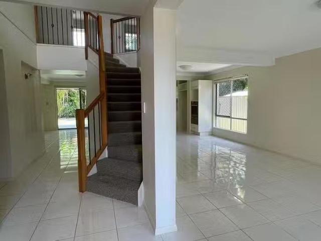 Nice 5 Mentone Avenue, Bundall, QLD 4217