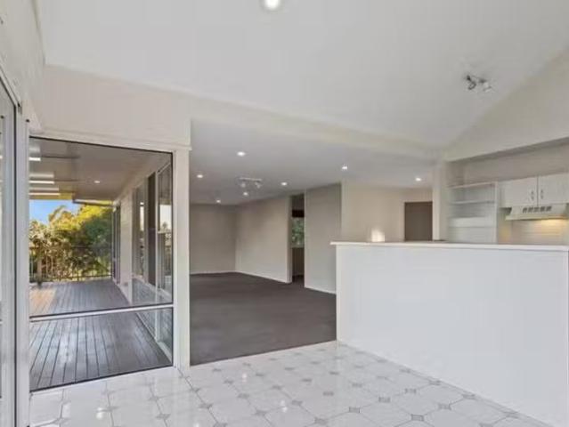 Unique 5 Midas Court, Eatons Hill, QLD 4037 House for Rent