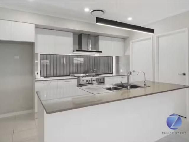 Unique 5 Nicholson Parade, Spring Farm House for rent Listed.