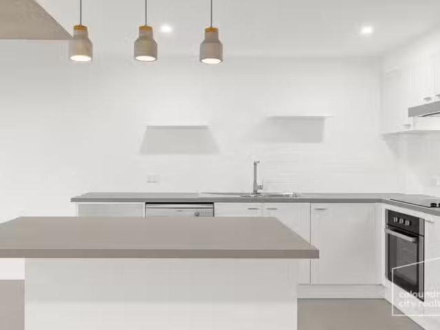 Deal! 5 Orvieto Terrace, Kings Beach, QLD 4551