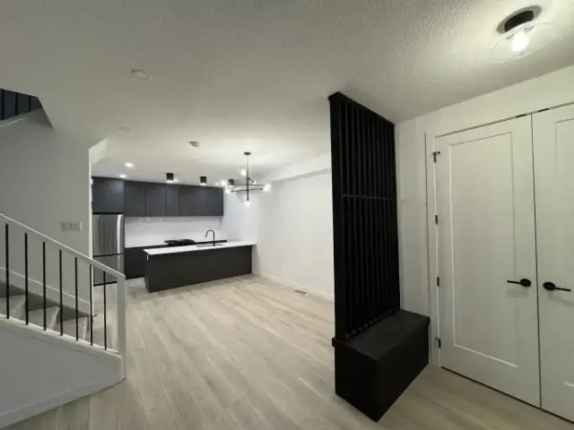 For Rent 5 Bedroom Apartment Edmonton AB DS104000069