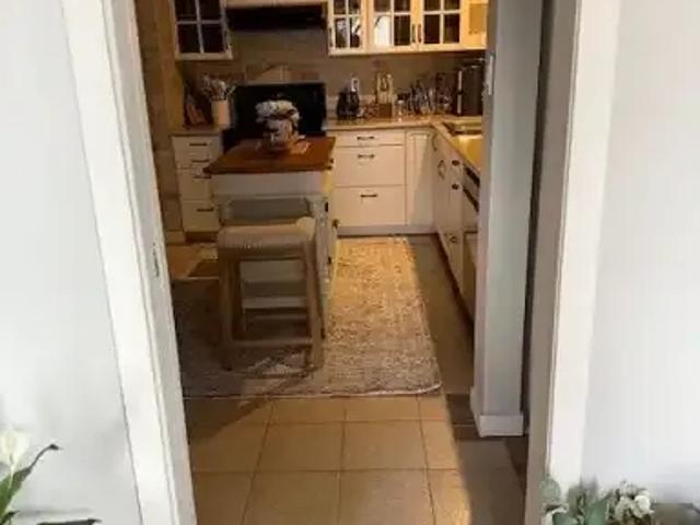 For Rent 5 Bedroom Apartment Edmonton AB DS104824337