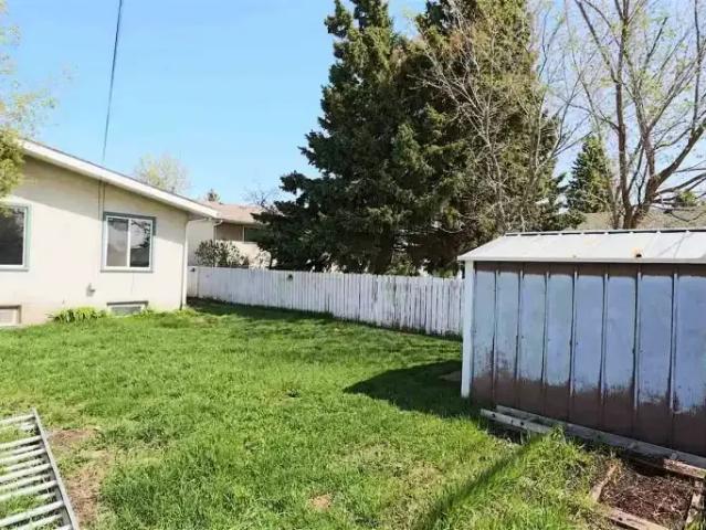 For Rent 5 Bedroom Apartment Stony Plain AB DS105821837