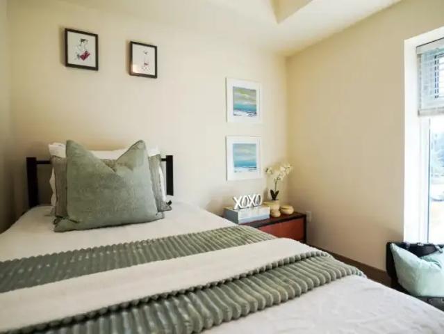 For Rent 5 Bedroom Apartment Waterloo ON DLS99070962