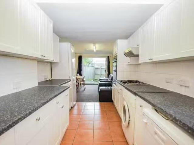 Nice 5 bedroom detached house for rent in Ensbury Park, Bourne.