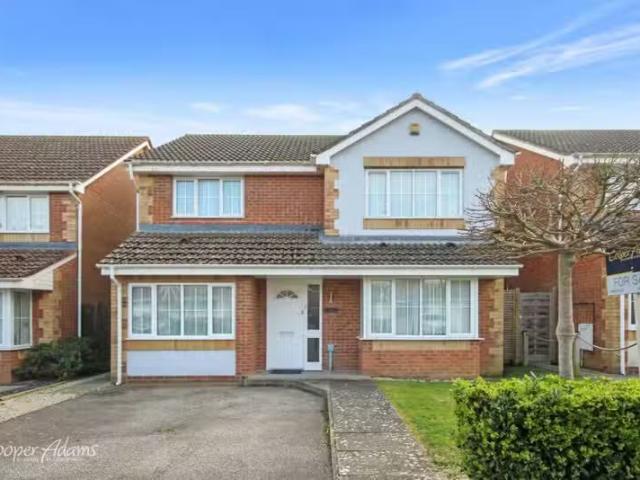 Nice 5 bedroom detached house for rent in Linnet Close, Wick.