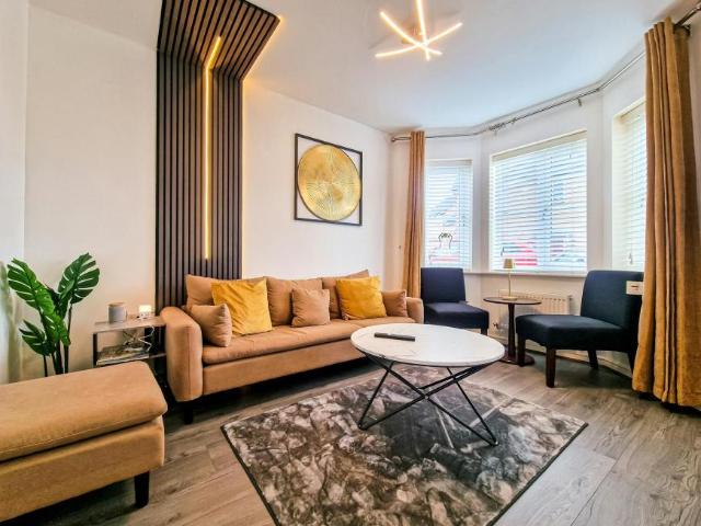 For Rent 5 Bedroom House Coventry Coventry DS88952375