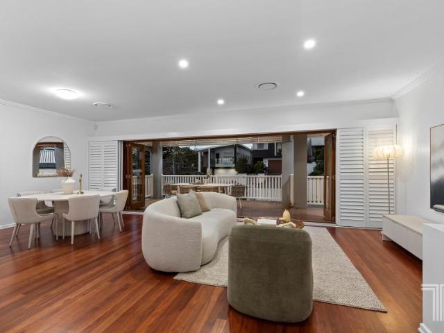 For Rent 5 Bedroom House Coorparoo QLD DS105824507