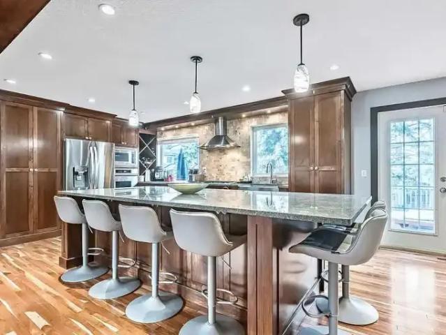For Rent 5 Bedroom House Calgary AB DS104224792