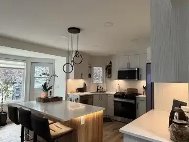 For Rent 5 Bedroom House Calgary AB DS104972684