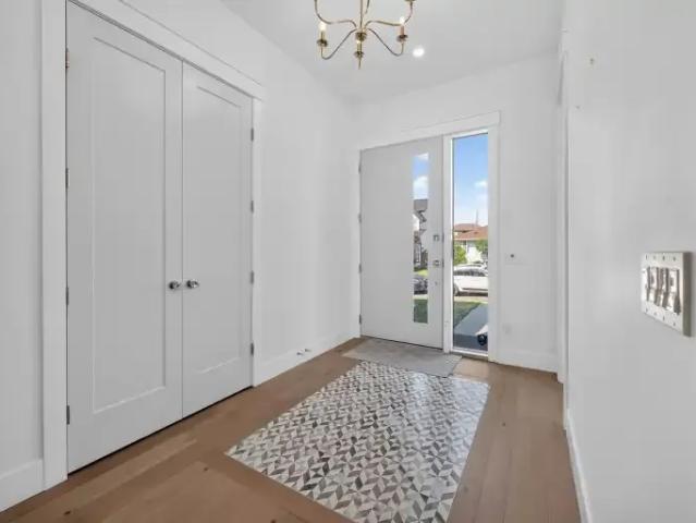 For Rent 5 Bedroom House Calgary AB DS105110859