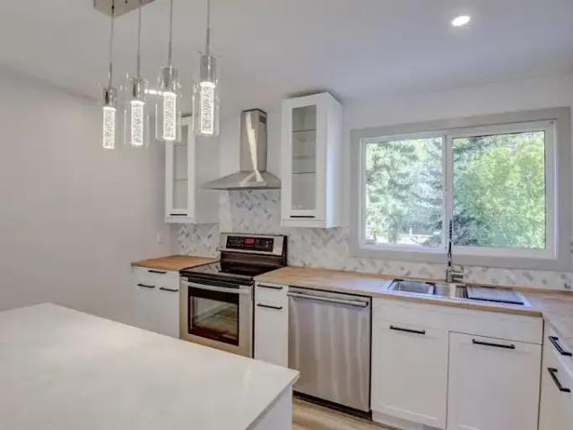 For Rent 5 Bedroom House Calgary AB DS105359757
