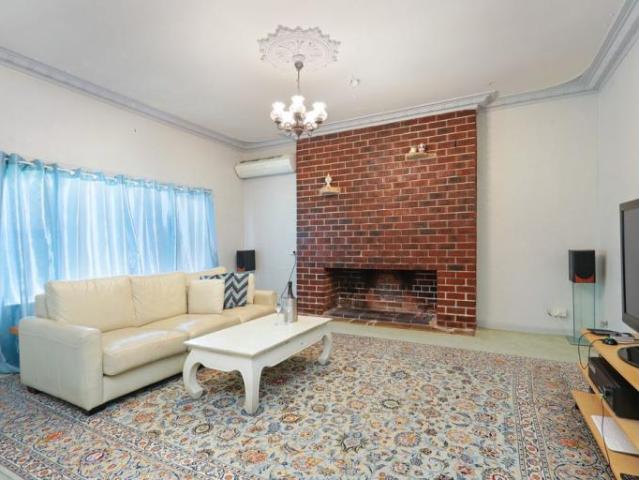 For Rent 5 Bedroom House CANNINGTON WA DS104947494