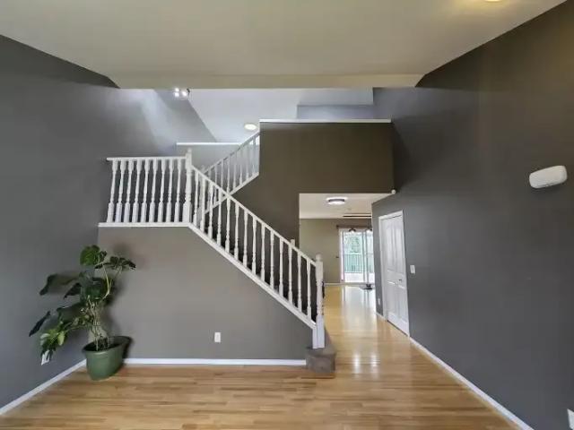 For Rent 5 Bedroom House Airdrie AB DS105394856
