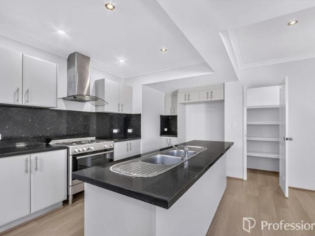 For Rent 5 Bedroom House Bentley WA DS106008871