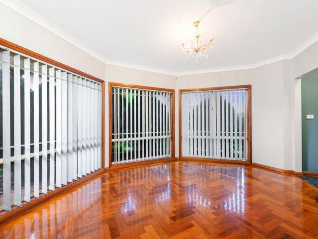 For Rent 5 Bedroom House Glen Alpine, DS105952057