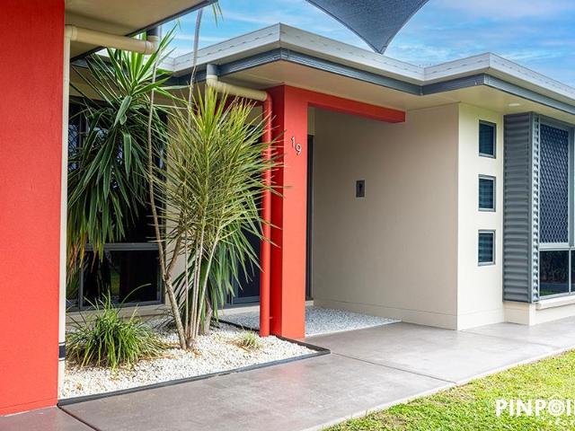 For Rent 5 Bedroom House Glenella QLD DS102439478