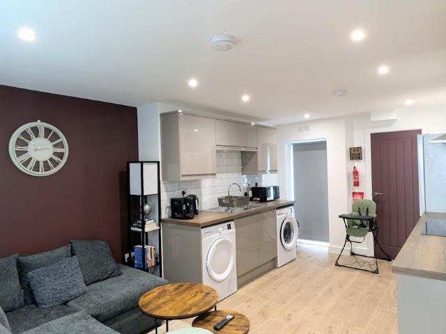 For Rent 5 Bedroom House Derby Derby DS92995396