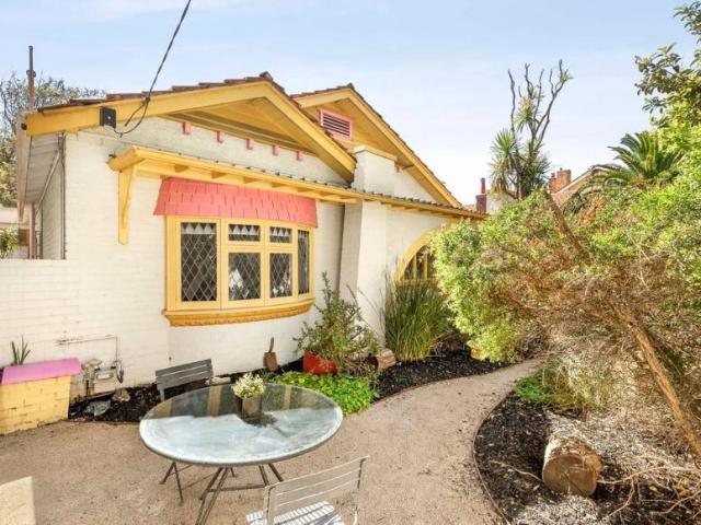 For Rent 5 Bedroom House Elwood, VIC DS105489492