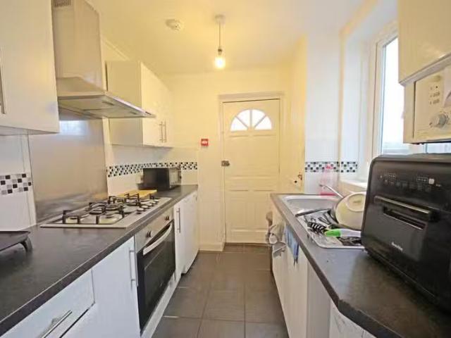 New 5 bedroom house for rent in South View Place, Bournemouth.