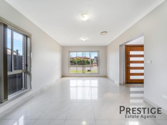 For Rent 5 Bedroom House Fairfield West NSW DS105824735