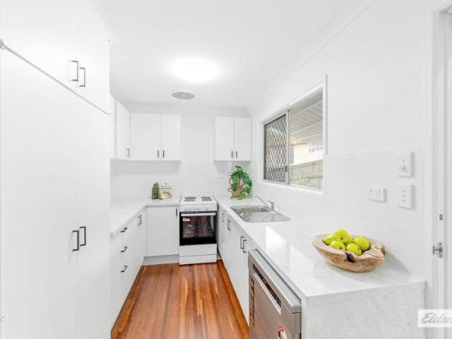 For Rent 5 Bedroom House Kin Kora QLD DS105933274