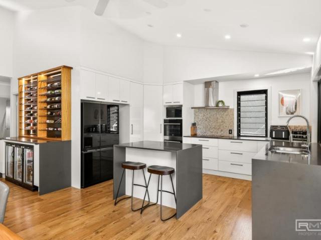 For Rent 5 Bedroom House Inverness QLD DS102275747