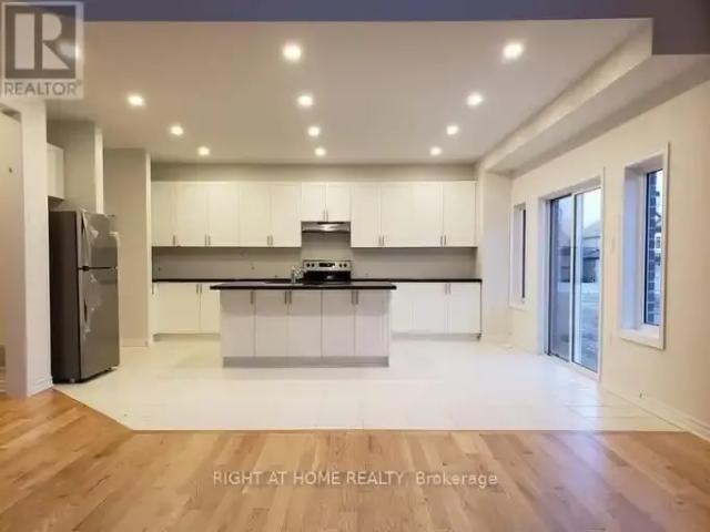 For Rent 5 Bedroom House Innisfil ON DS104471170