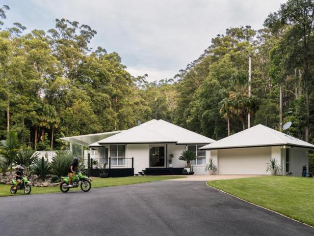 For Rent 5 Bedroom House Ilkley QLD DS102151207