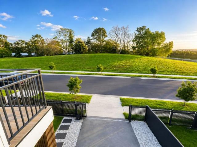 For Rent 5 Bedroom House Leppington, NSW DS102858899