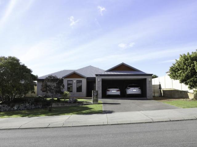 For Rent 5 Bedroom House MCKAIL WA DS104948082