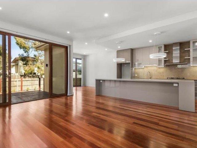 For Rent 5 Bedroom House Mckinnon VIC DS104867660