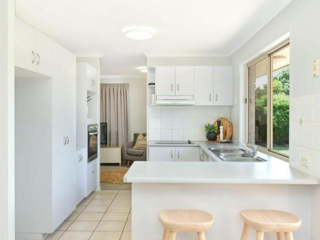 For Rent 5 Bedroom House Middle Ridge, DS106121614