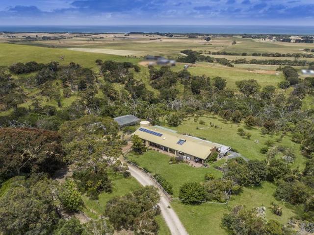 For Rent 5 Bedroom House NARRAWONG VIC DS104952496