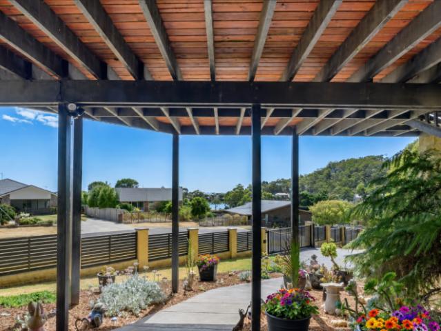 For Rent 5 Bedroom House SOMERSET TAS DS105339662