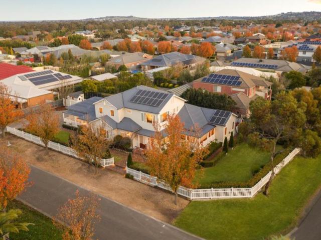 For Rent 5 Bedroom House Sunbury VIC DLS103326635