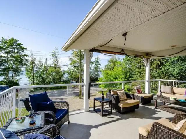 For Rent 5 Bedroom House Sylvan Lake AB DS104433886