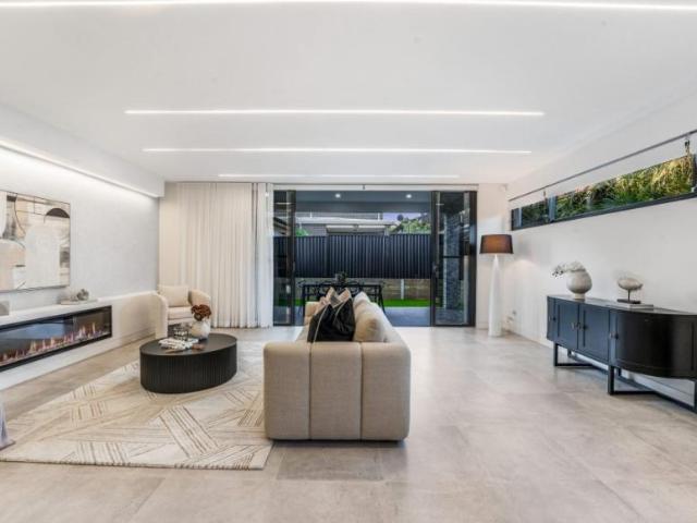 For Rent 5 Bedroom House Woodpark NSW DS105470674