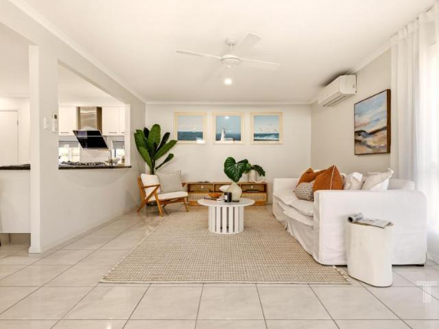For Rent 5 Bedroom House Wakerley QLD DS102115360