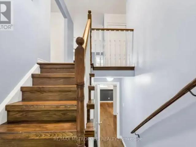 For Rent 5 Bedroom House Wasaga Beach ON DS105410968